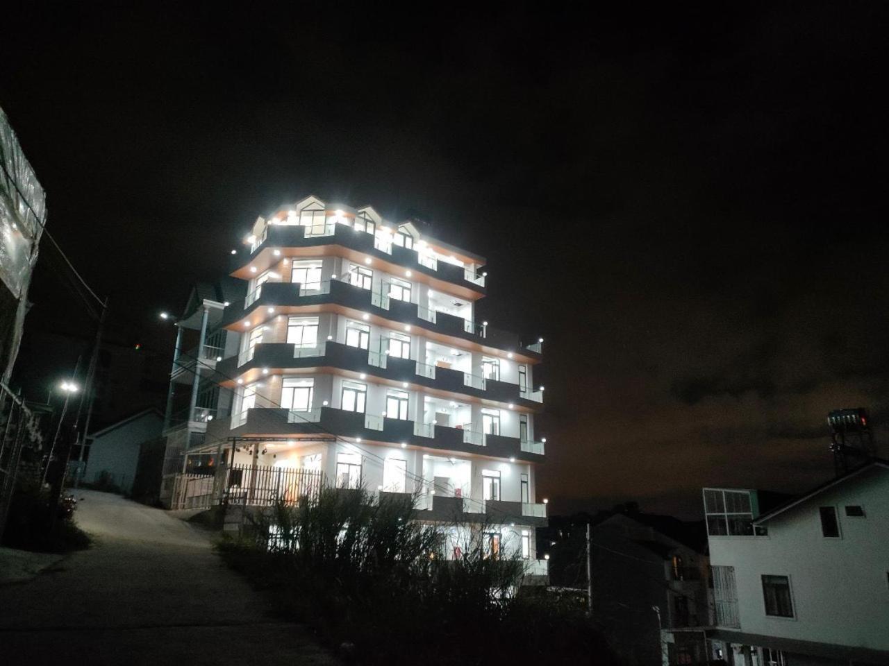 Готель Khach San Anh Sang - Light House Далат Екстер'єр фото
